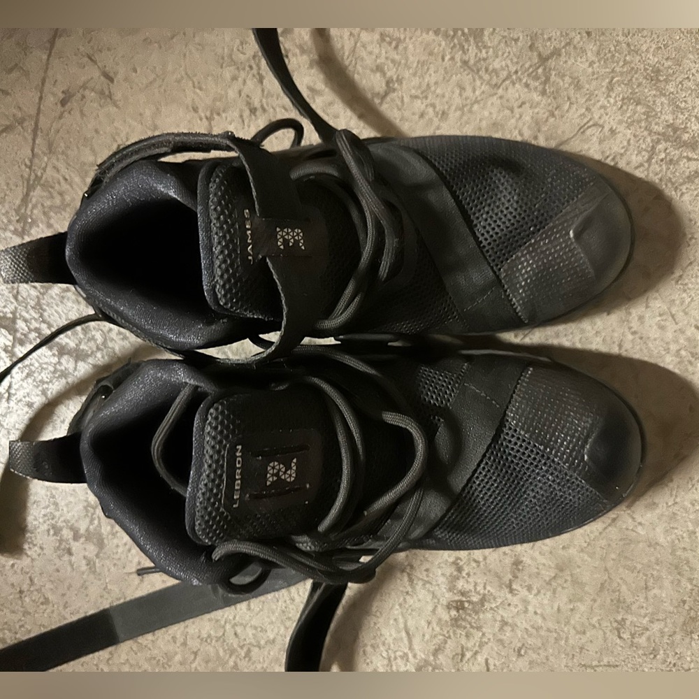 Boy’s Basketball Lebron Shoes 4 Youth
